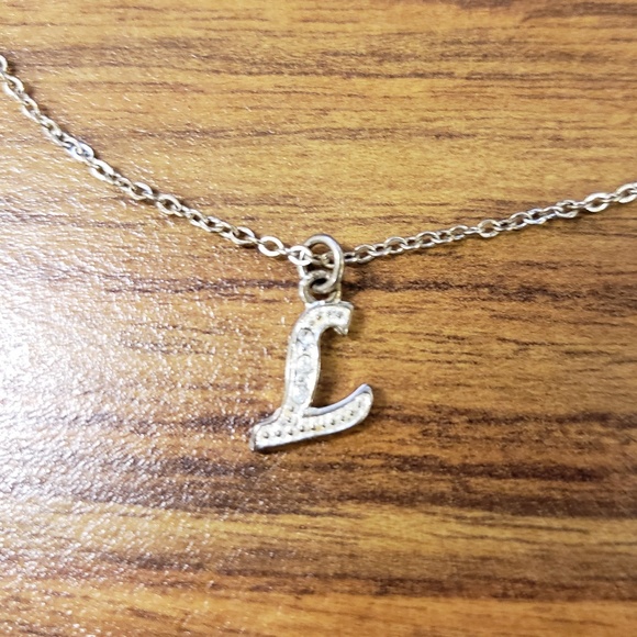 💲💲Silver "L"  Necklace💲💲 - Picture 1 of 3